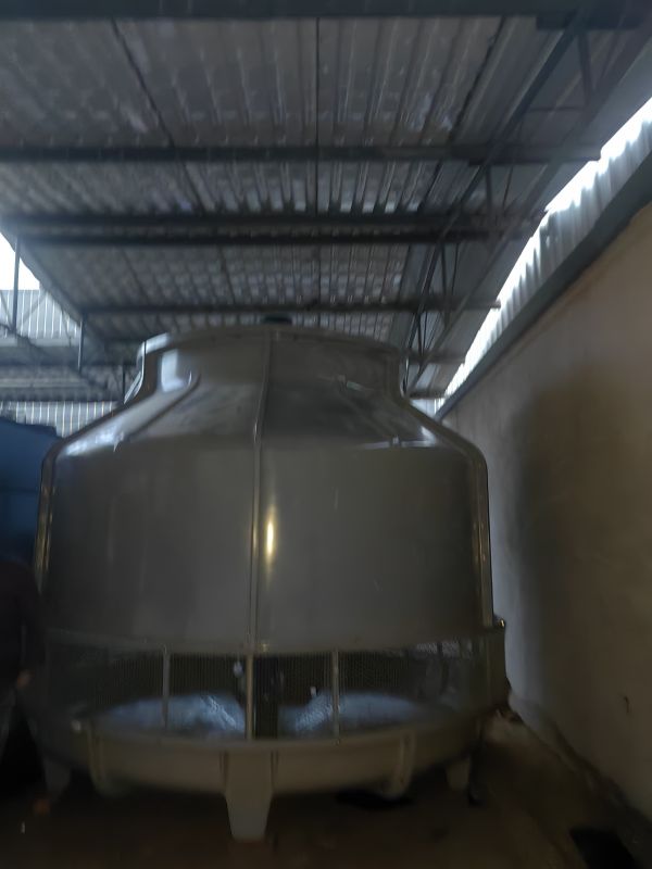 宜宾2<strong>200t玻璃钢冷却塔</strong>