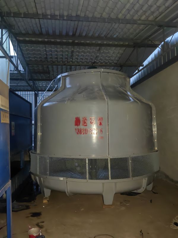 宜宾2<strong>200t玻璃钢冷却塔</strong>